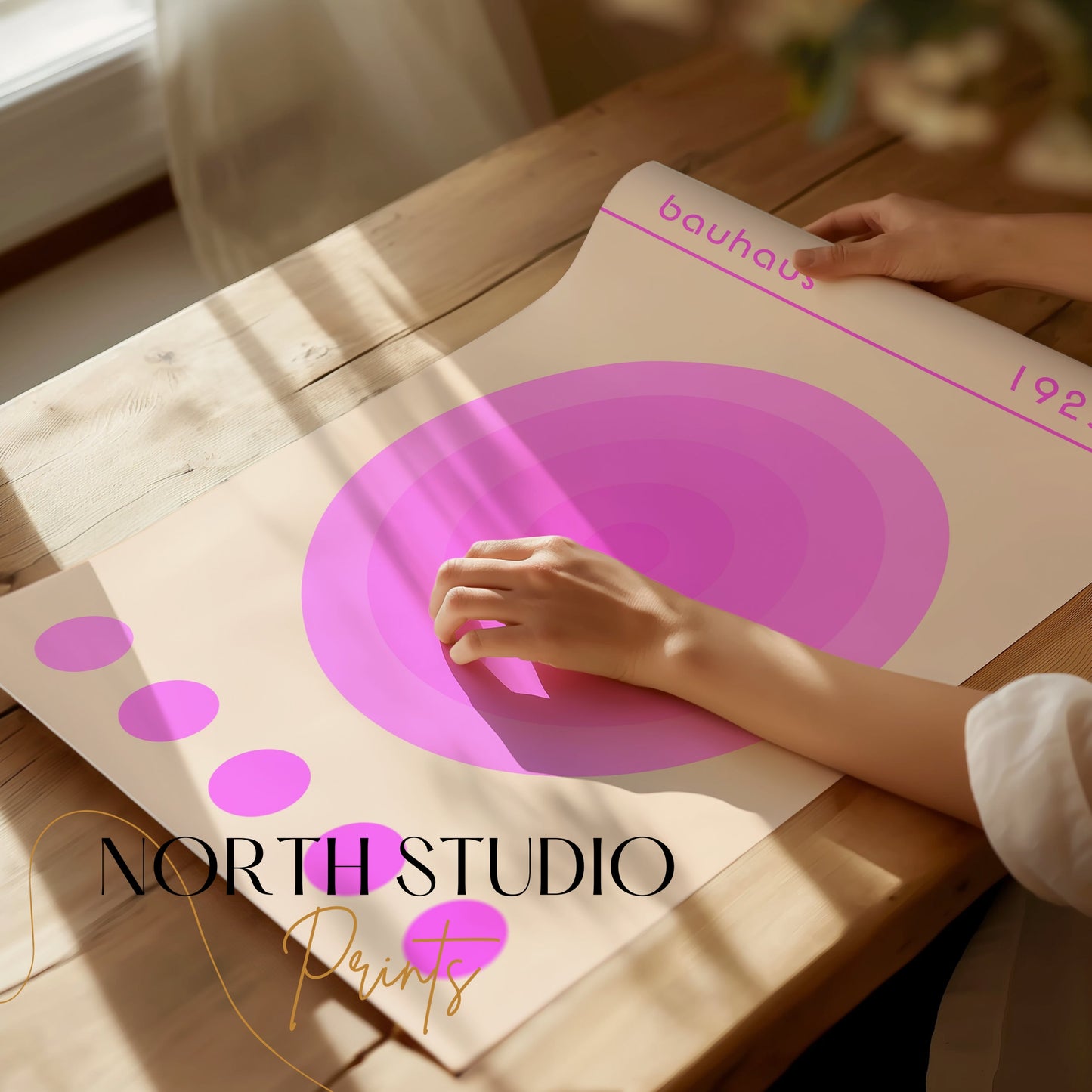 Premium Poster of Bauhaus 1923 Pink Concentric Circles Art Posters