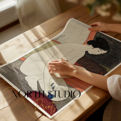 Premium Poster of Traditional Japanese Art Print Woman Bathing Posters